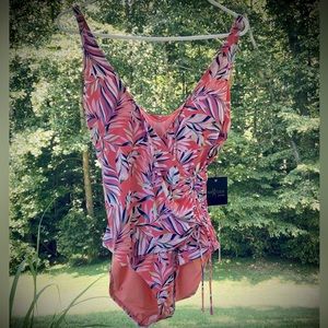 NWT NipTuck Swim Amanda faux wrap style crossover front, soft cups in fuori palm